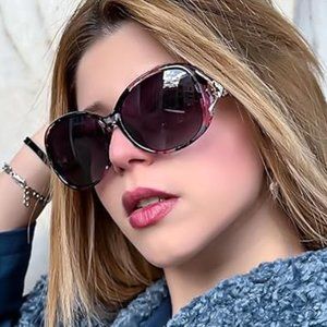 Polarized sunglasses  UV protection